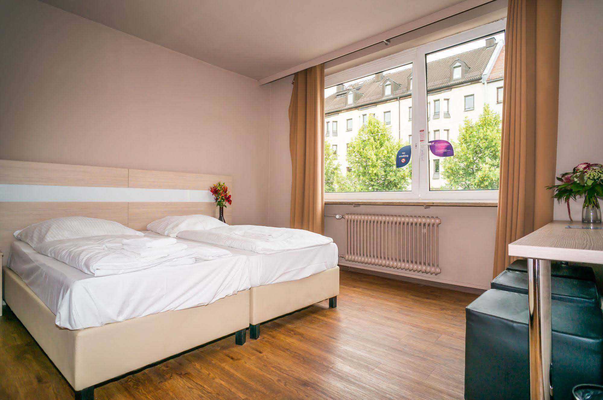Smart Stay - Hostel Munich City Eksteriør billede