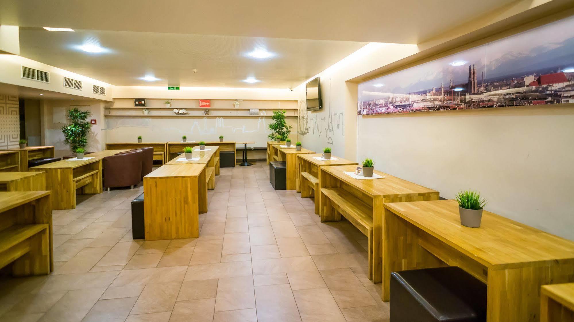 Smart Stay - Hostel Munich City Eksteriør billede